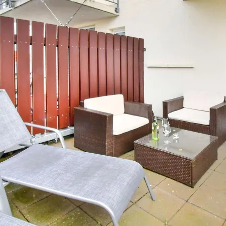 Modernes Mit Terrasse Auf Ruegen *
