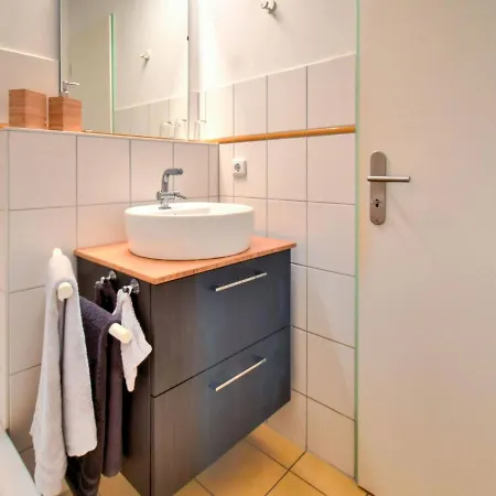 Modernes Mit Terrasse Auf Ruegen Apartment